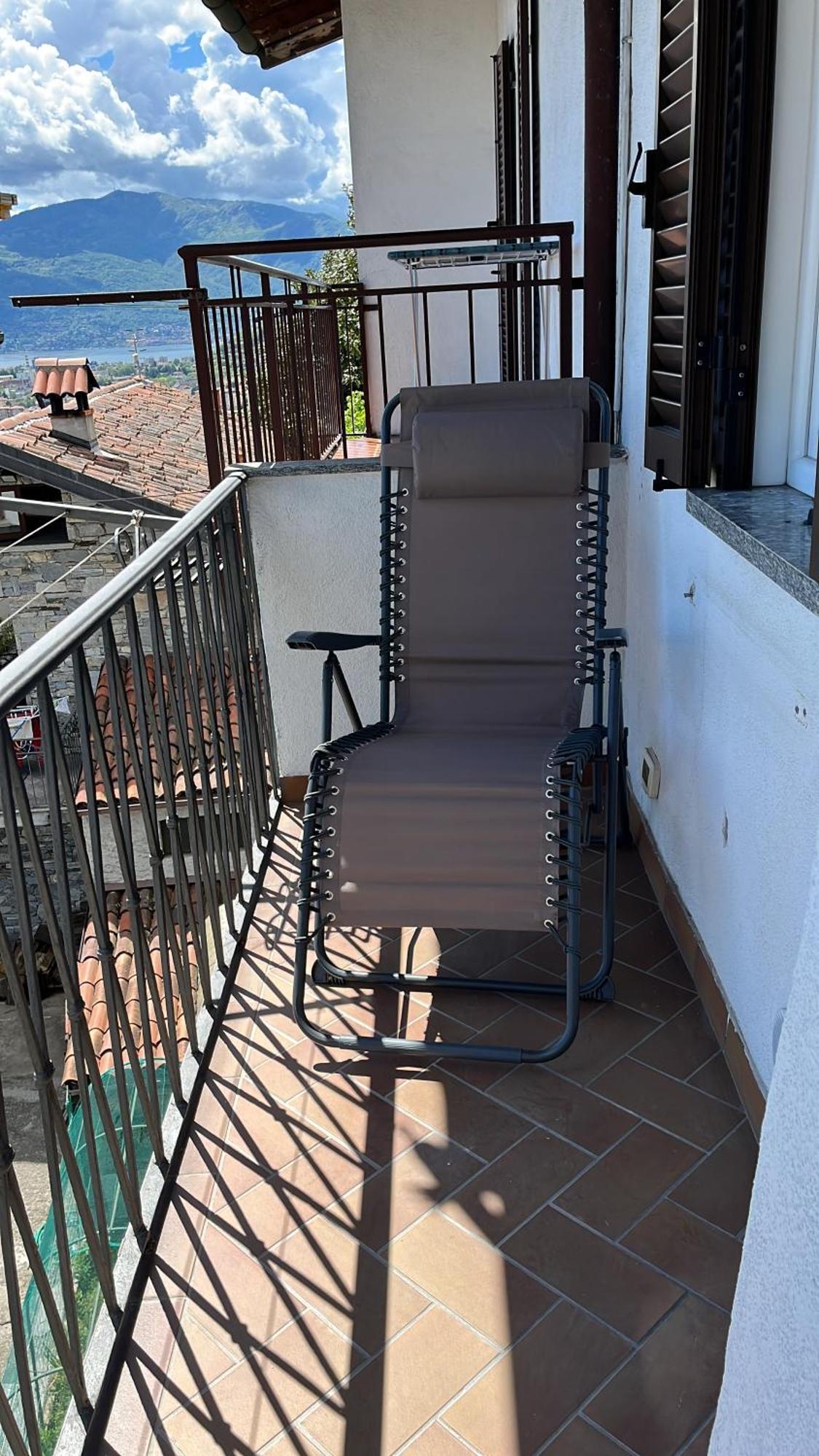 Overlooking Lago Maggiore فيربانيا المظهر الخارجي الصورة