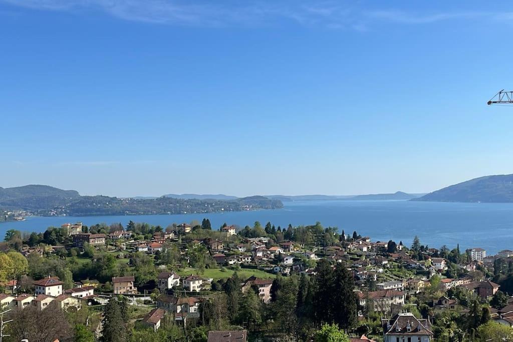 Overlooking Lago Maggiore فيربانيا المظهر الخارجي الصورة